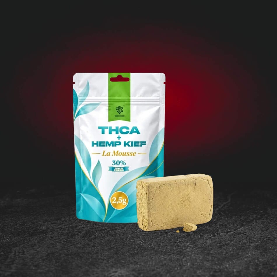 Kratom World THA Hemp Kief LaMousse 30% 2,5 g – prémium aranyszínű kenderkief 30% THA kannabinoid-tartalommal, puha, morzsalékos állaggal és jellegzetes kenderaromával